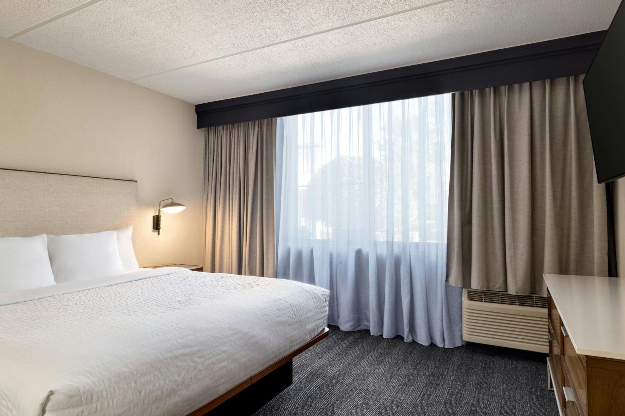 Courtyard Atlanta Northlake Tucker Eksteriør billede