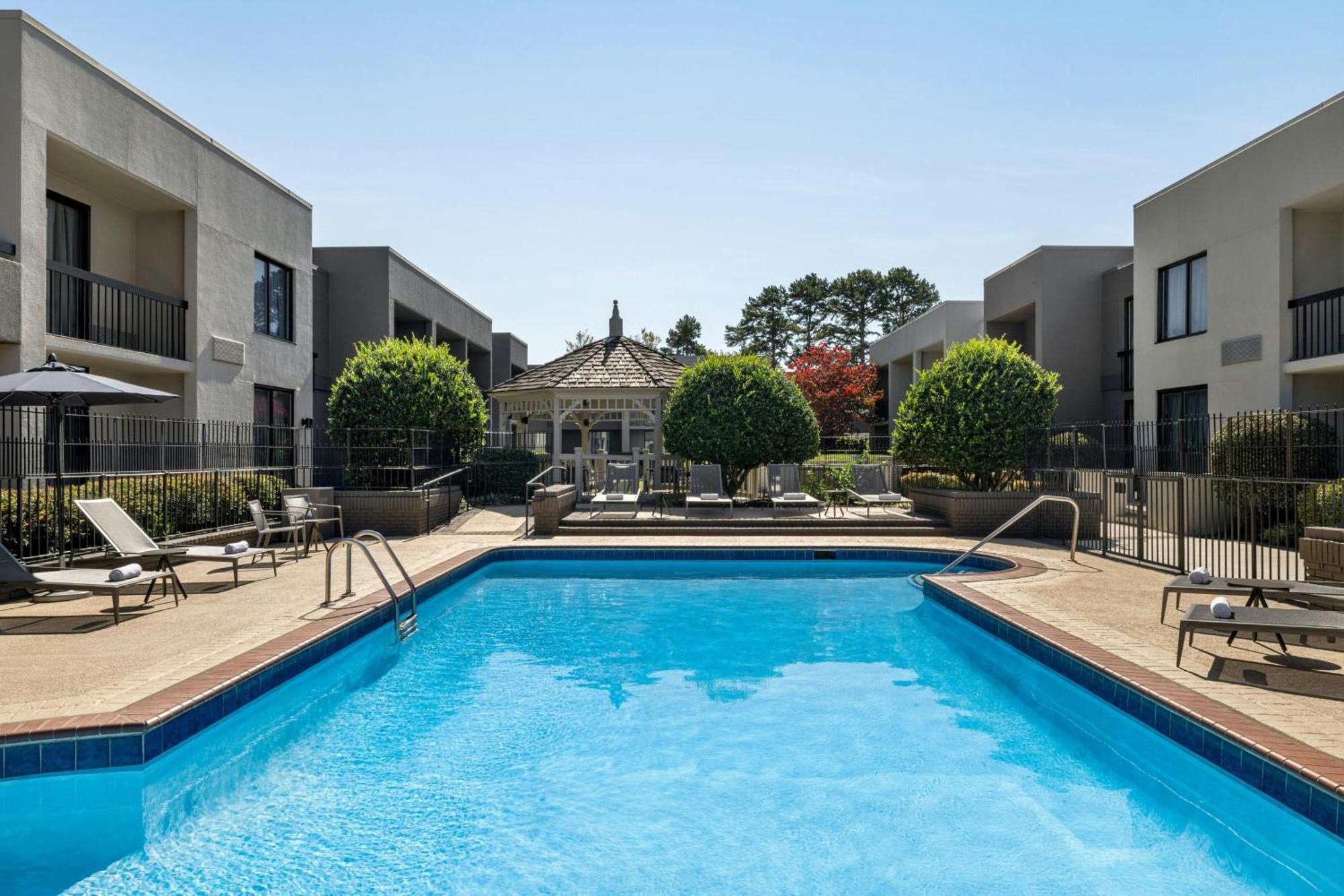 Courtyard Atlanta Northlake Tucker Eksteriør billede